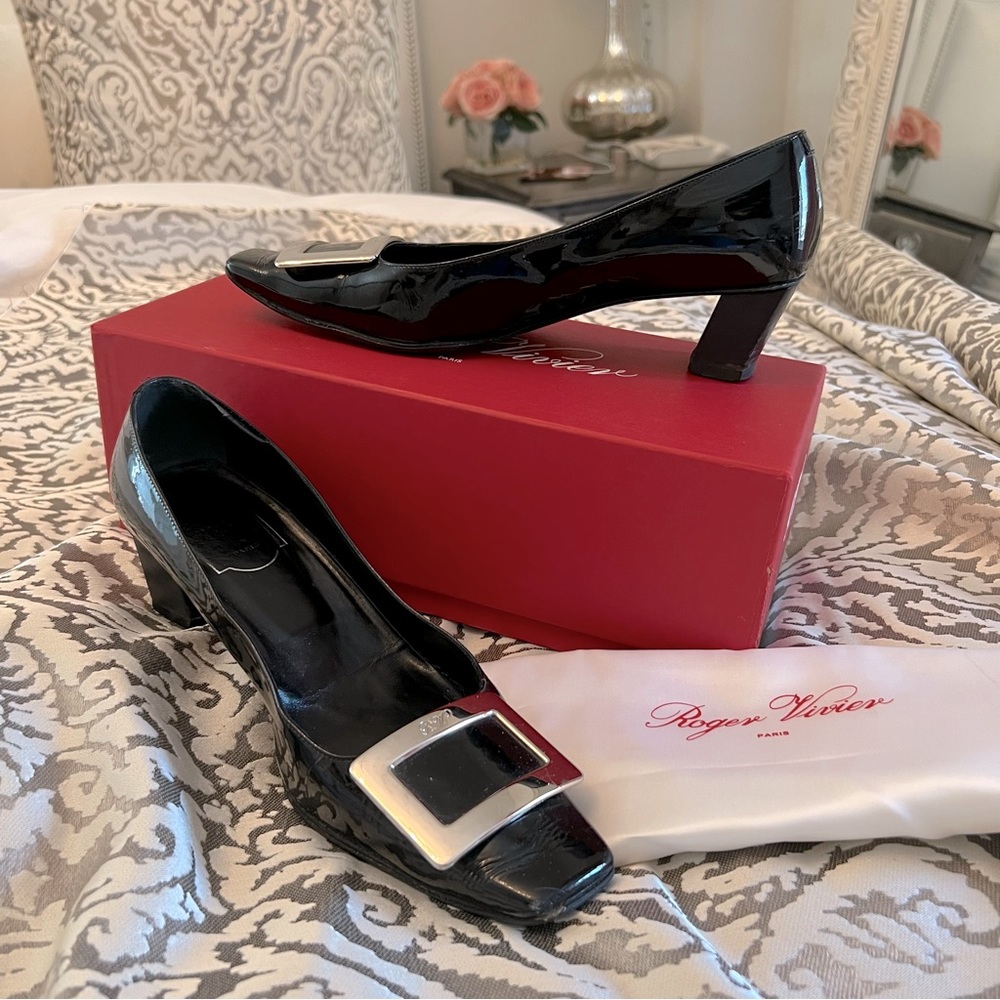 Roger Vivier. Belle Vivier Patent Leather 45mm Block-Heel Pumps. Size 8.5